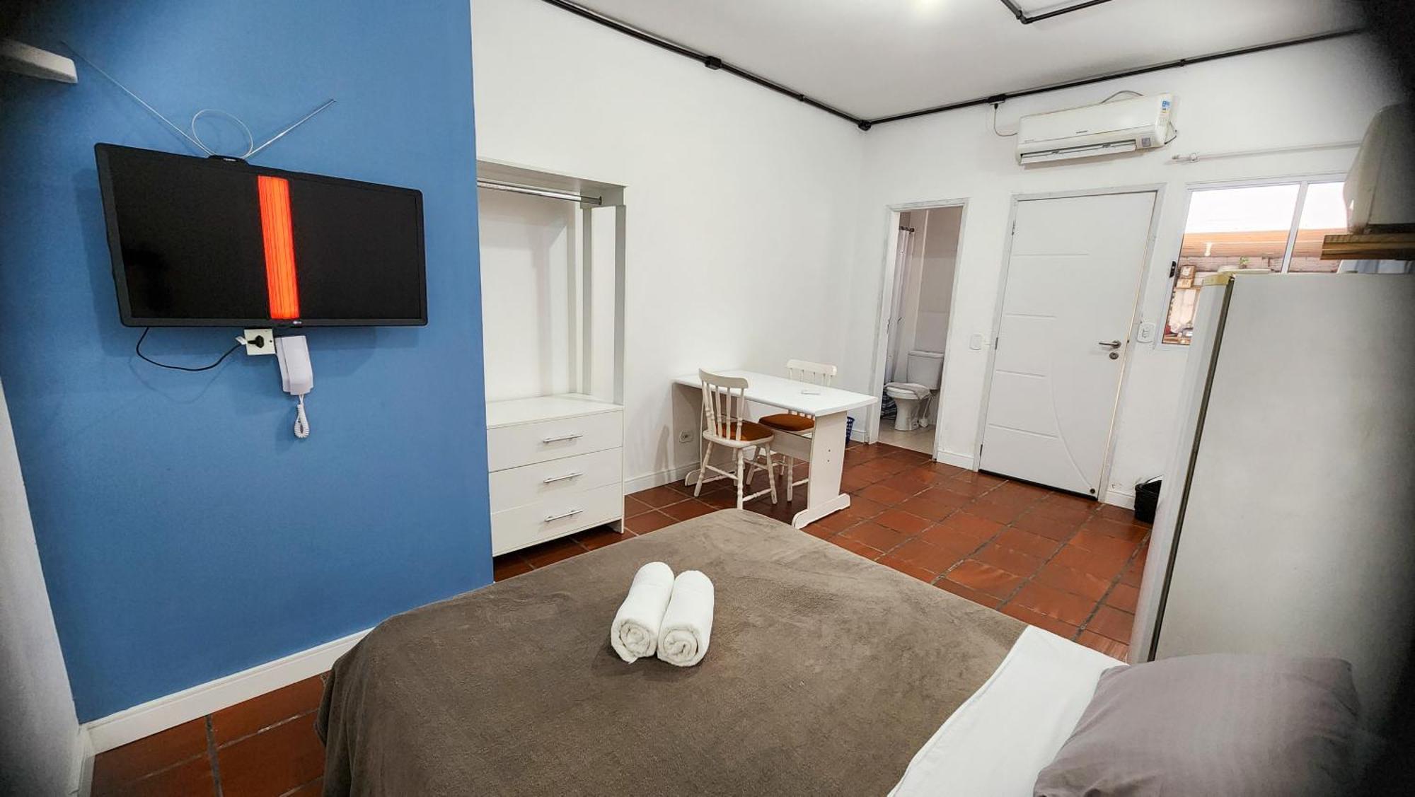 E104 - Ap Economico Em Bc Terreo, Ar, Wiffi, Cozinha Apartamento Balneario Camboriu