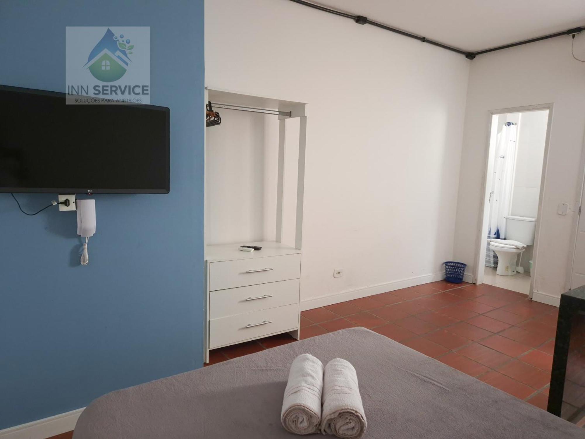 E104 - Ap Economico Em Bc Terreo, Ar, Wiffi, Cozinha Apartamento