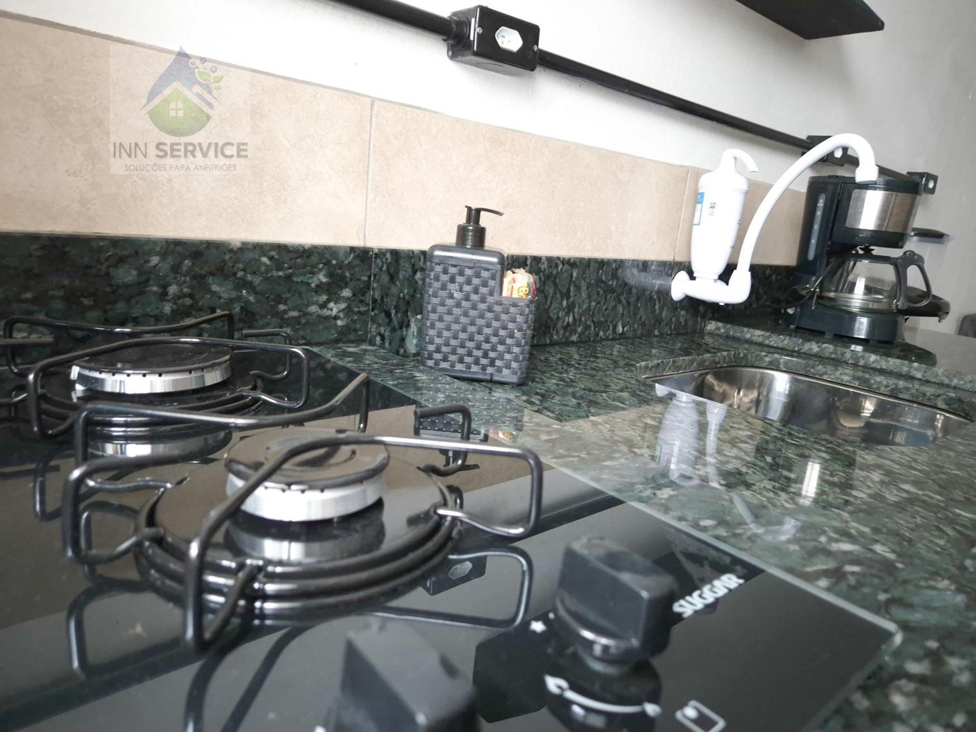 E104 - Ap Economico Em Bc Terreo, Ar, Wiffi, Cozinha Apartamento